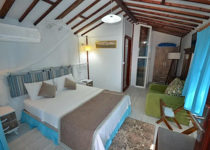 Blu Brezza Marine * 希萨勒尼